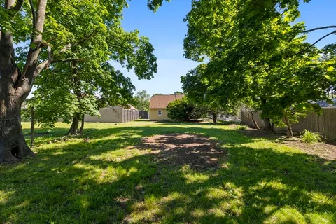 $689,900 | 17 Munroe Street, Lynnfield, MA 01940