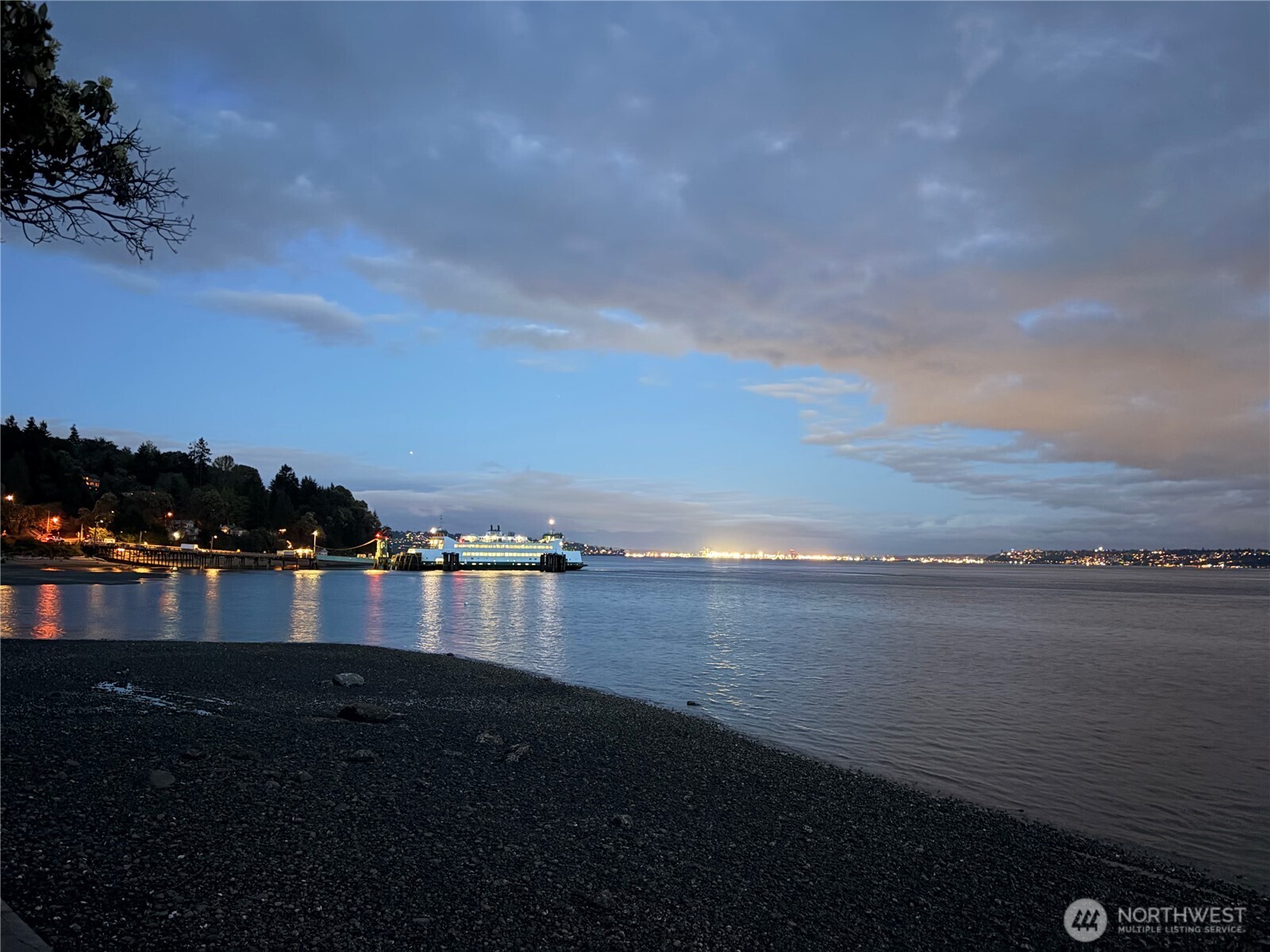 13725 Southwest Pohl Road Vashon, WA 98070 - Photo 40 of 40 a view of city and lake