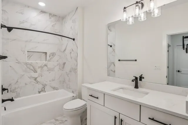 $620,900 | 2108 Bluestem Drive, Unit 1302, Waukesha, WI 53188