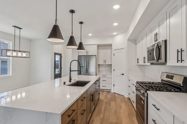 $620,900 | 2108 Bluestem Drive, Unit 1302, Waukesha, WI 53188