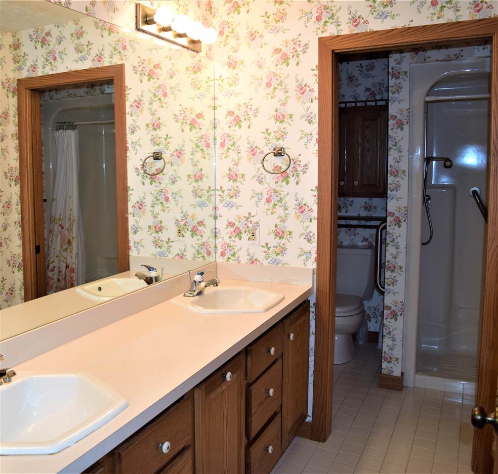 272 Port Mission Road Traverse City, MI 49686 - Photo 18 of 24 1842641-19.JPG
