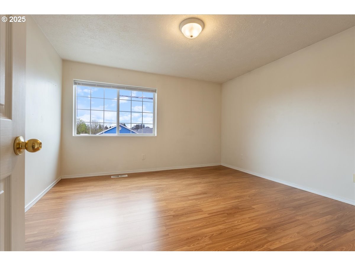 21110 Pebble Lane Fairview, OR 97024 - Photo 25 of 42