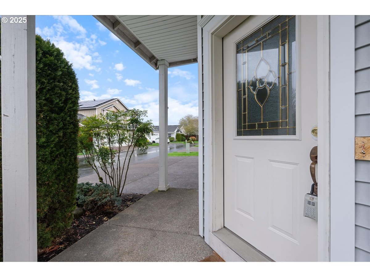 21110 Pebble Lane Fairview, OR 97024 - Photo 3 of 42