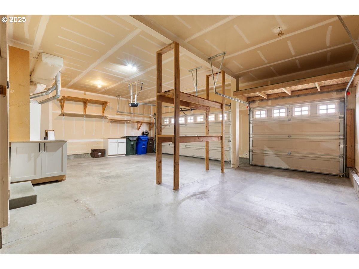 21110 Pebble Lane Fairview, OR 97024 - Photo 33 of 42