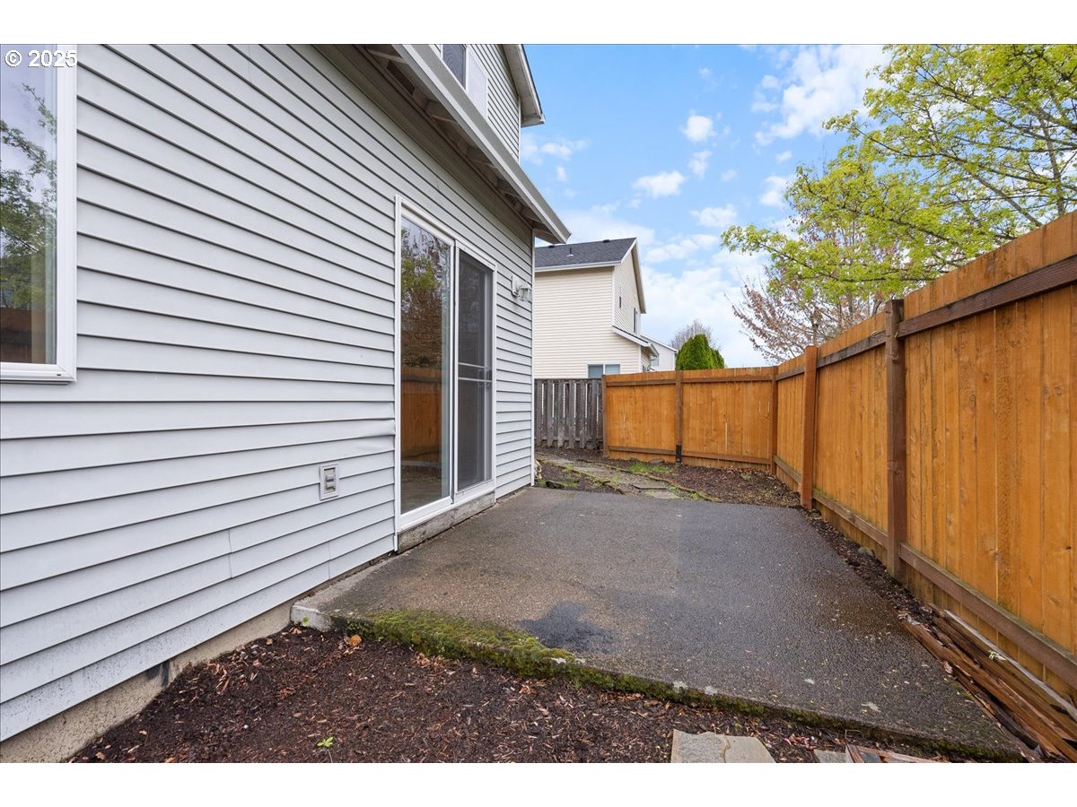 21110 Pebble Lane Fairview, OR 97024 - Photo 35 of 42