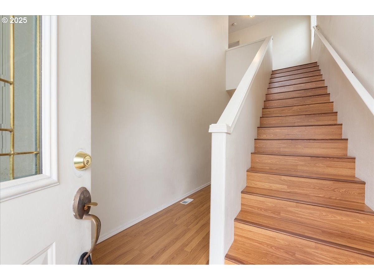 21110 Pebble Lane Fairview, OR 97024 - Photo 4 of 42