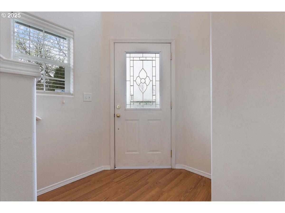 21110 Pebble Lane Fairview, OR 97024 - Photo 5 of 42