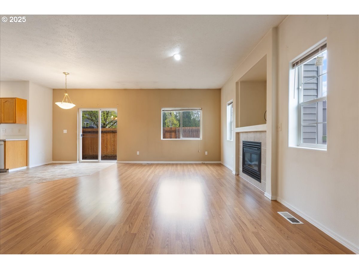 21110 Pebble Lane Fairview, OR 97024 - Photo 8 of 42