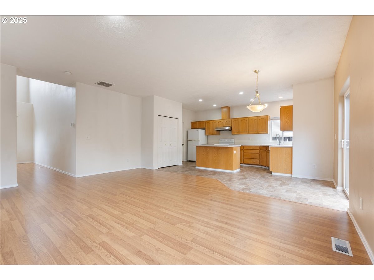 21110 Pebble Lane Fairview, OR 97024 - Photo 10 of 42