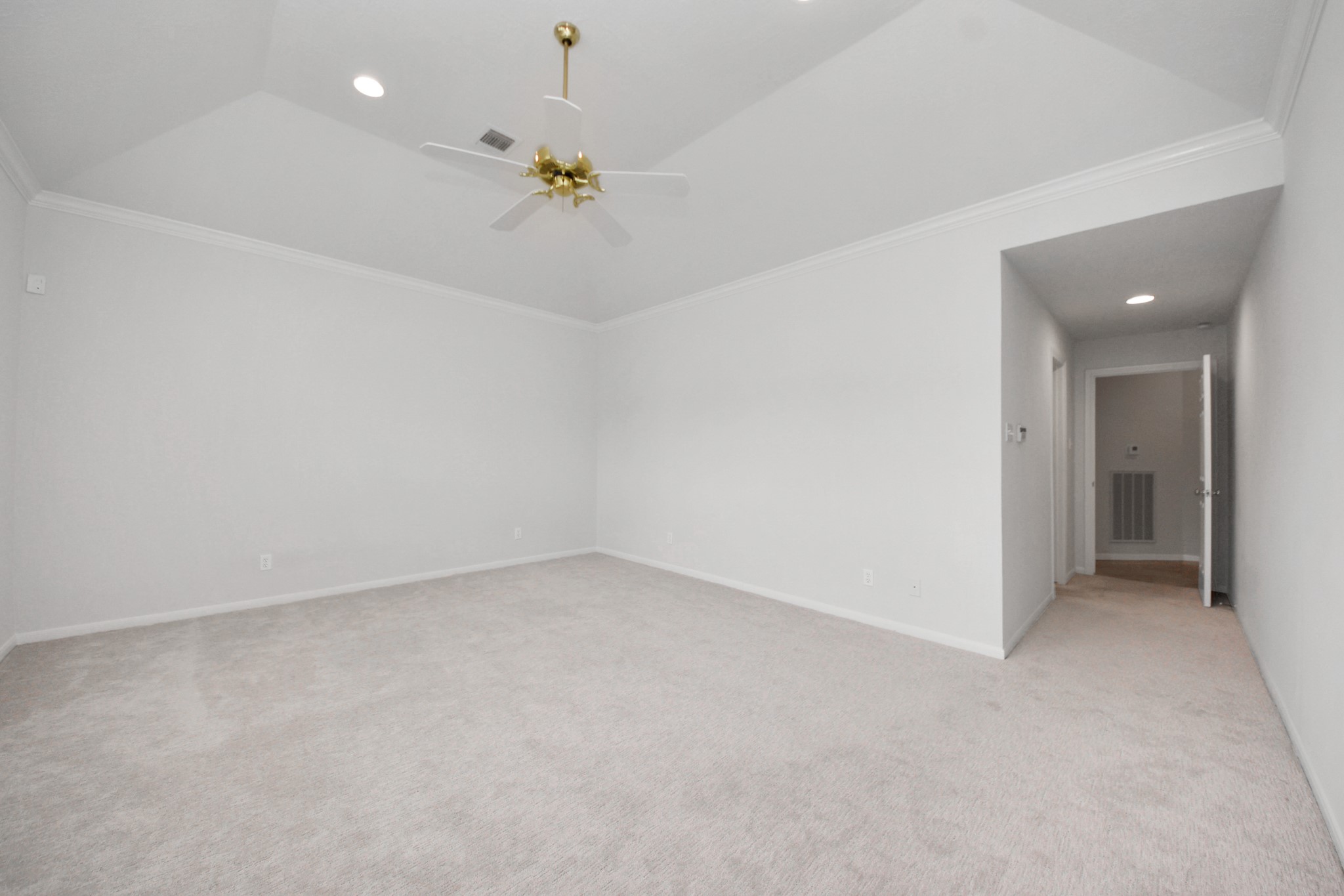 39 Wild Meadow Court The Woodlands, TX 77380 - Photo 19 of 41