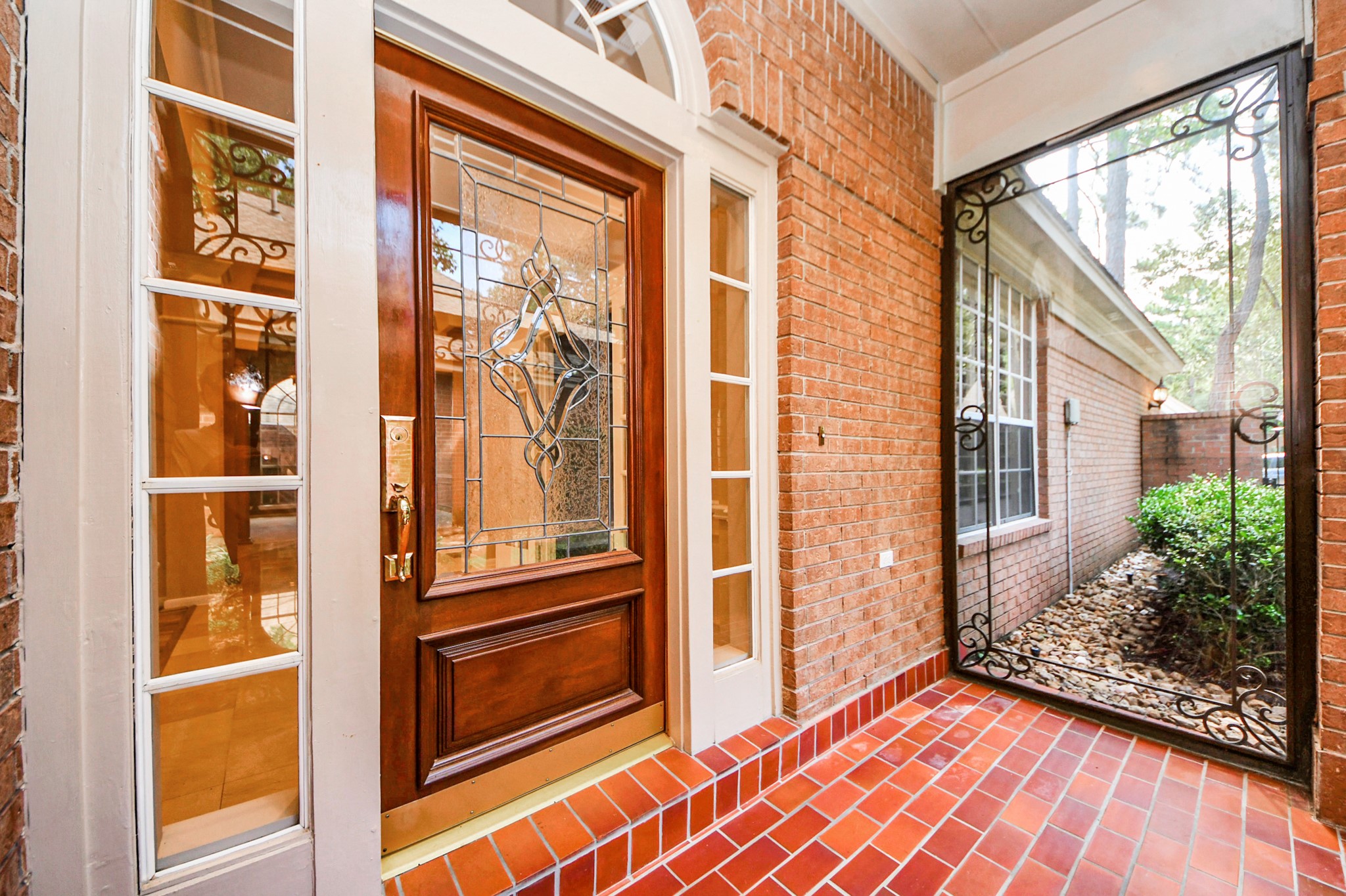 39 Wild Meadow Court The Woodlands, TX 77380 - Photo 6 of 41