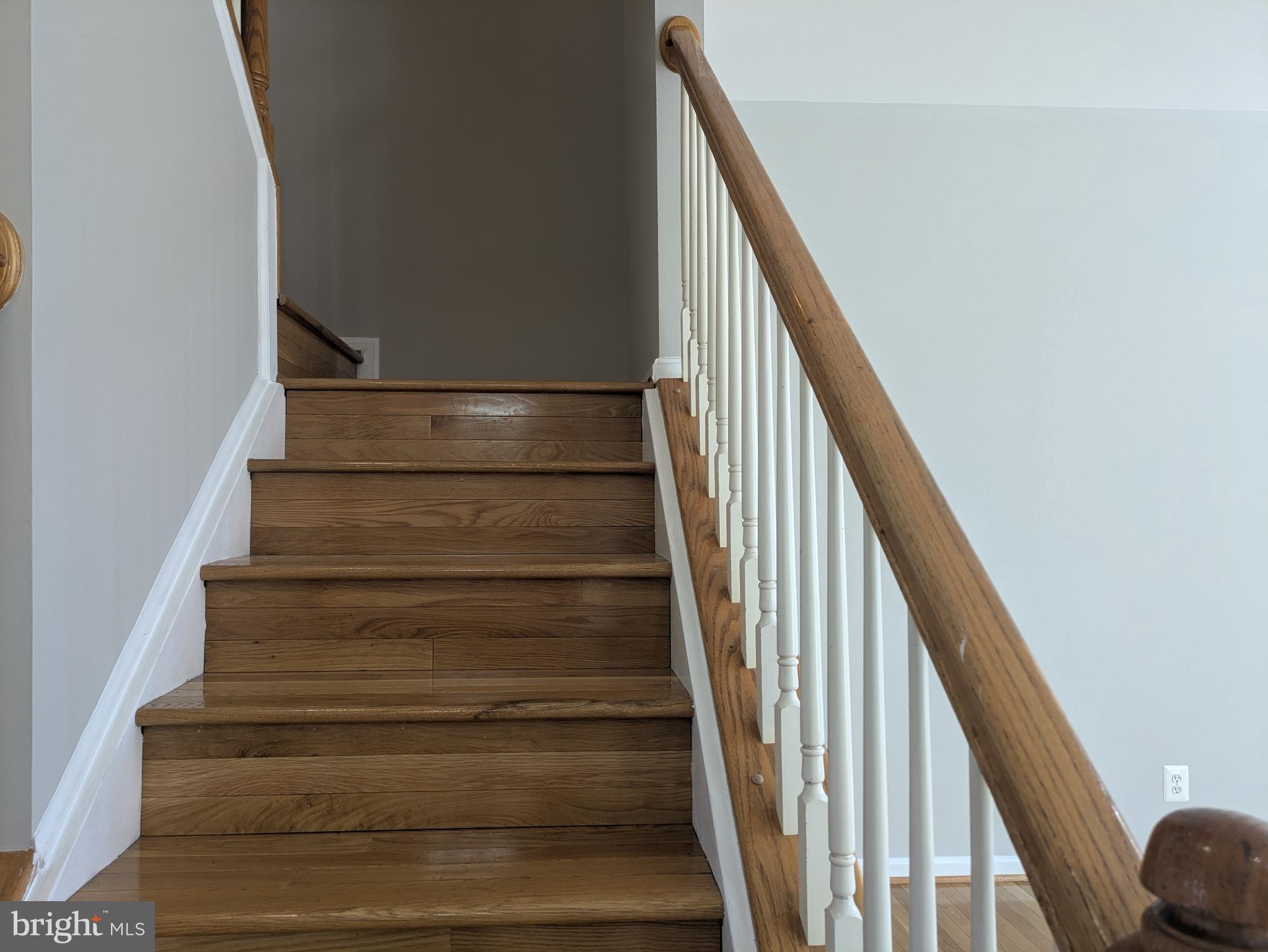 4016 Timber Oak Trail Fairfax, VA 22033 - Photo 27 of 67 a view of entryway