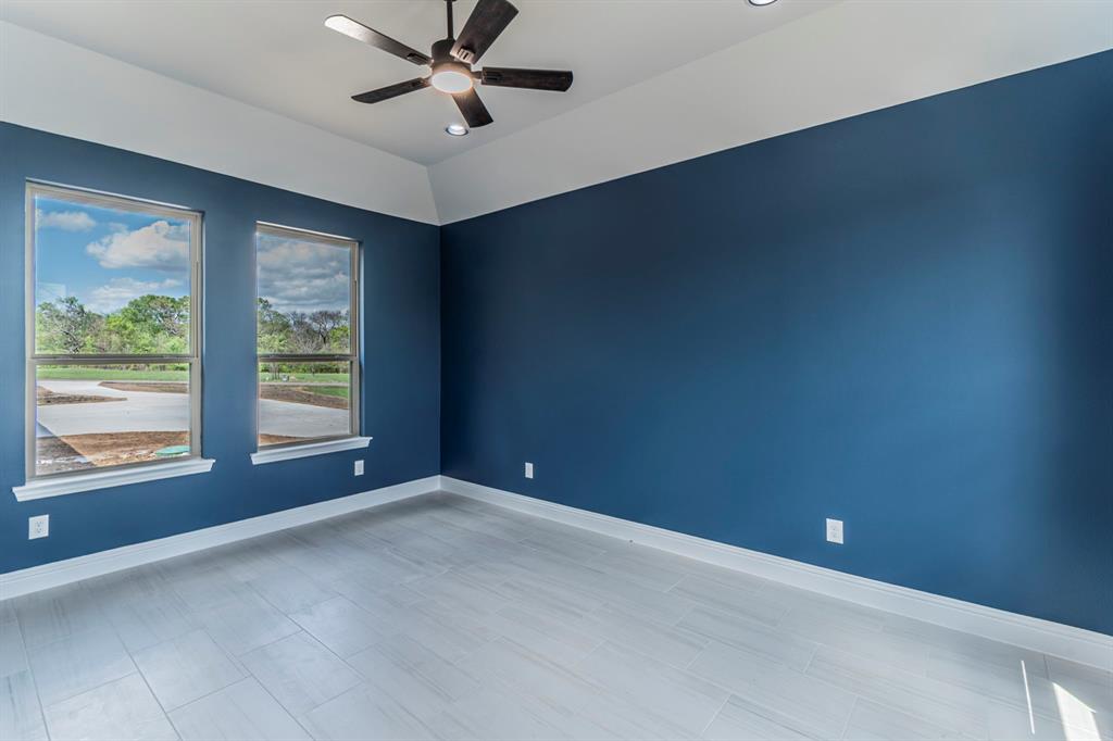 26 Kentucky Court Van Alstyne, TX 75495 - Photo 26 of 40 a view of an empty room with a window