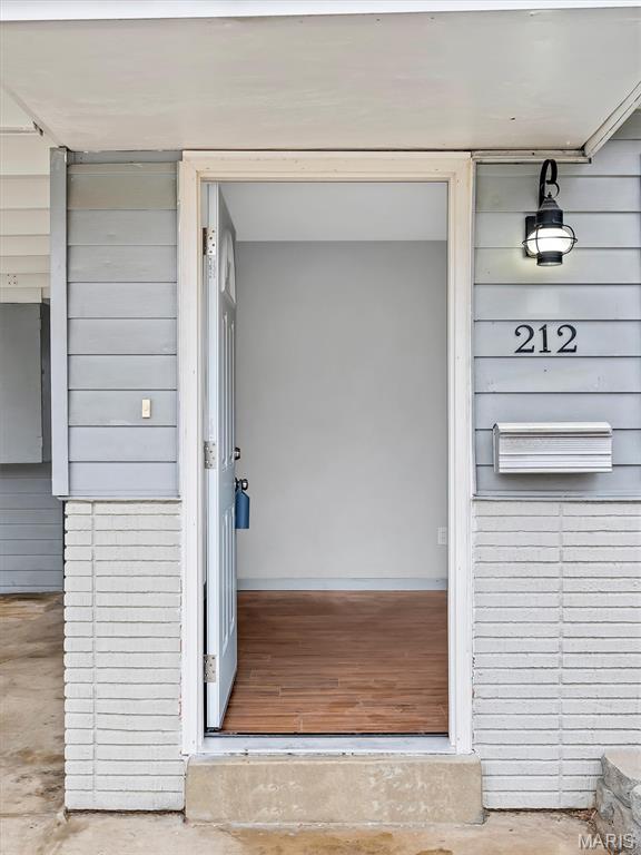 212 Lindy Boulevard Ballwin, MO 63021 - Photo 2 of 27