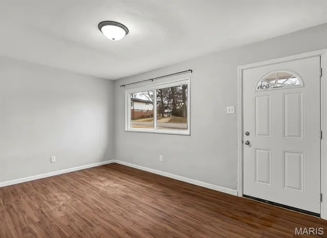 $220,000 | 212 Lindy Boulevard, Ballwin, MO 63021