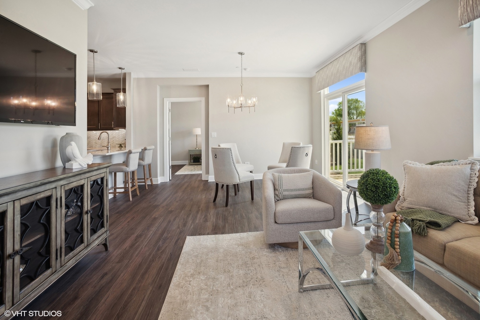 329 Masters Drive Addison, IL 60101 - Photo 4 of 17 a living room with furniture and a flat screen tv