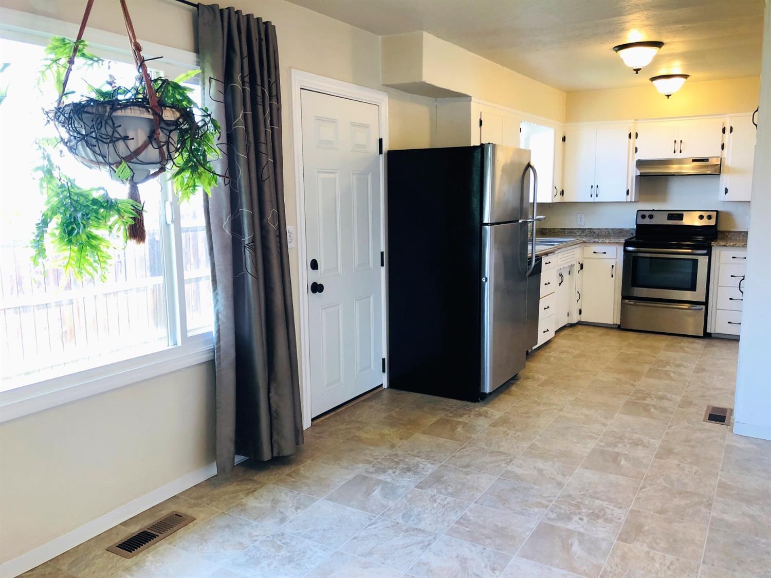1261 Spring Street Medford, OR 97504 - Photo 11 of 26 Additional Photo