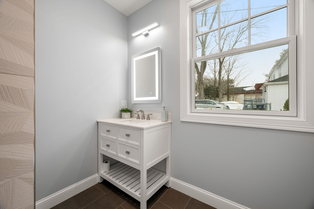 669 Boylston Street, Unit 669 Newton, MA 02459 - Photo 29 of 39