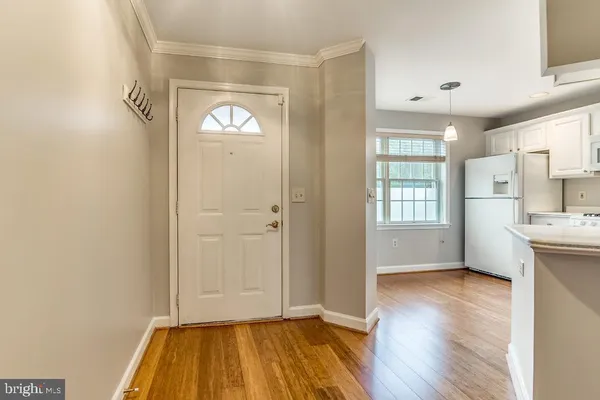$3,150 | 6924 Fairfax Drive, Unit 238, Arlington, VA 22213