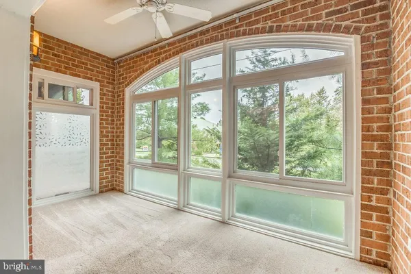 $3,150 | 6924 Fairfax Drive, Unit 238, Arlington, VA 22213