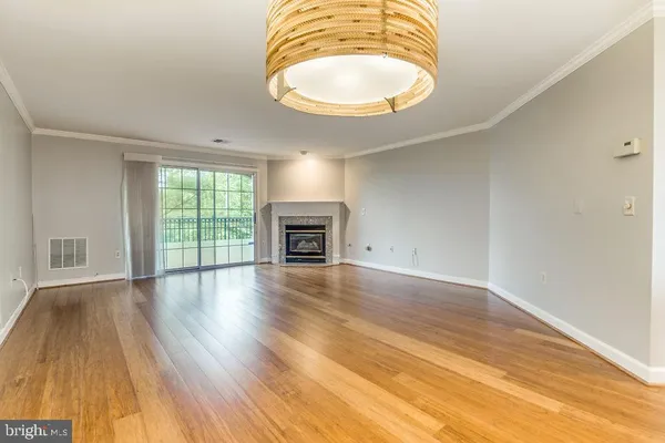 $3,150 | 6924 Fairfax Drive, Unit 238, Arlington, VA 22213