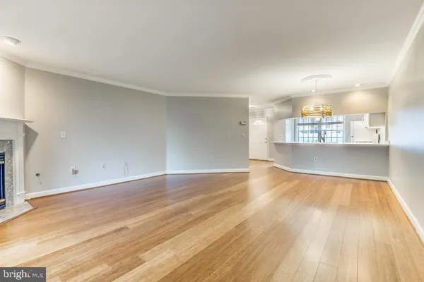 $3,150 | 6924 Fairfax Drive, Unit 238, Arlington, VA 22213