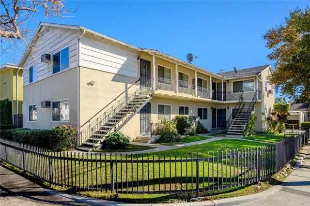 $2,495,000 | 198 West Elmwood Avenue, Burbank, CA 91502