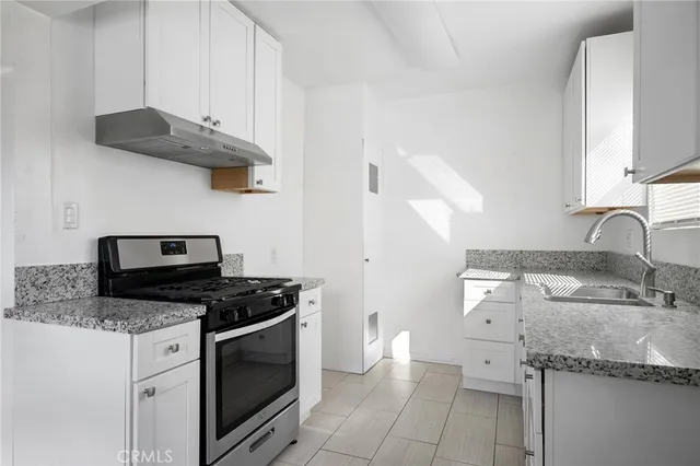 $2,495,000 | 198 West Elmwood Avenue, Burbank, CA 91502