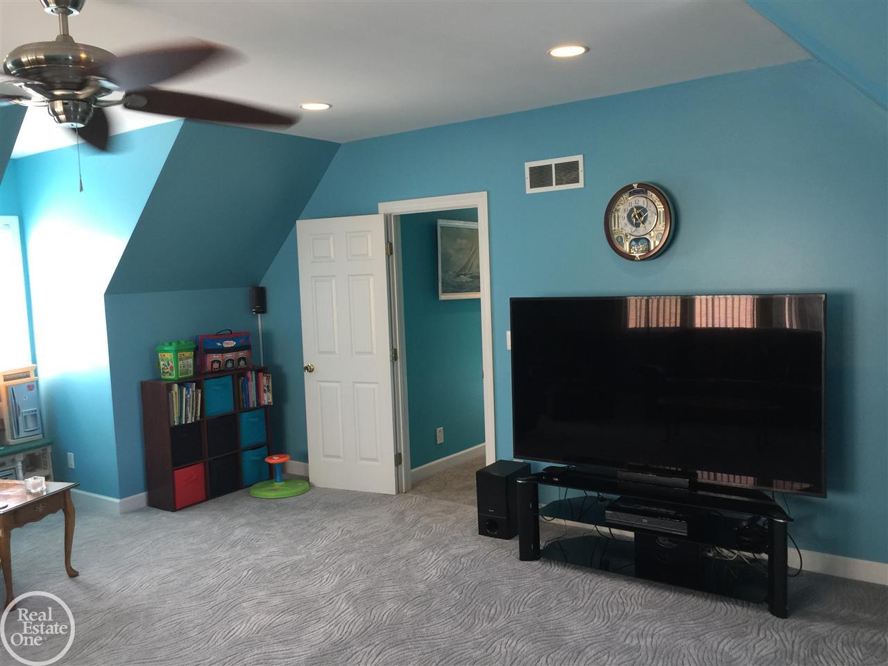 38019 Pointe Rosa Street Harrison Township, MI 48045 - Photo 36 of 36 31355238-35.JPG