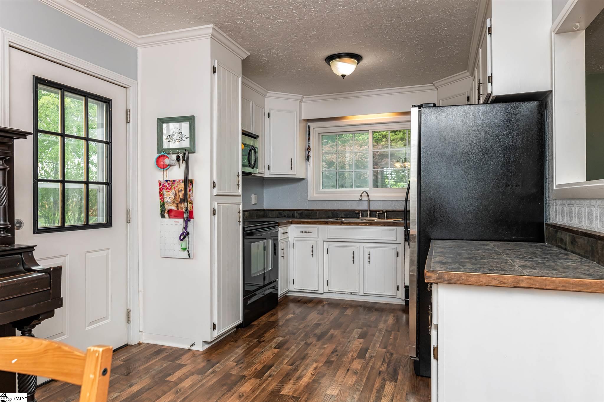 3304 Locust Hill Road Taylors, SC 29687 - Photo 2 of 31 Gallery Image 2