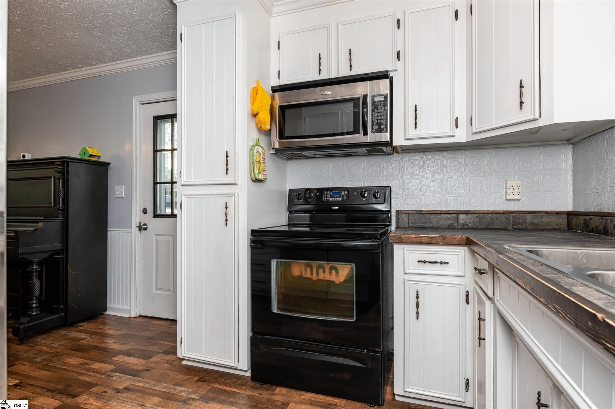3304 Locust Hill Road Taylors, SC 29687 - Photo 4 of 31 Gallery Image 4