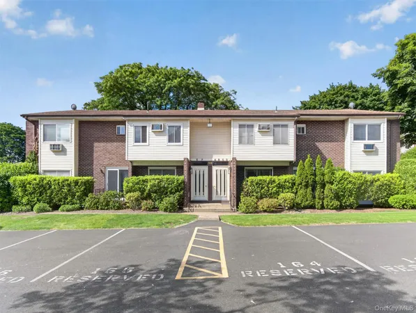 $299,000 | 10 E Blue Hill Commons Drive, Unit 10E, Orangeburg, NY 10962