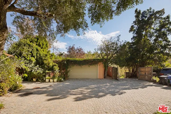$1,800,000 | 5863 Bonsall Drive, Malibu, CA 90265