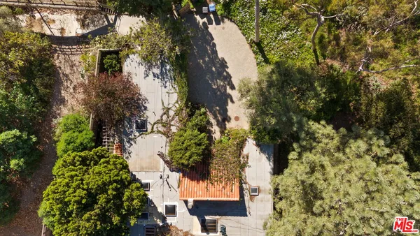 $1,800,000 | 5863 Bonsall Drive, Malibu, CA 90265