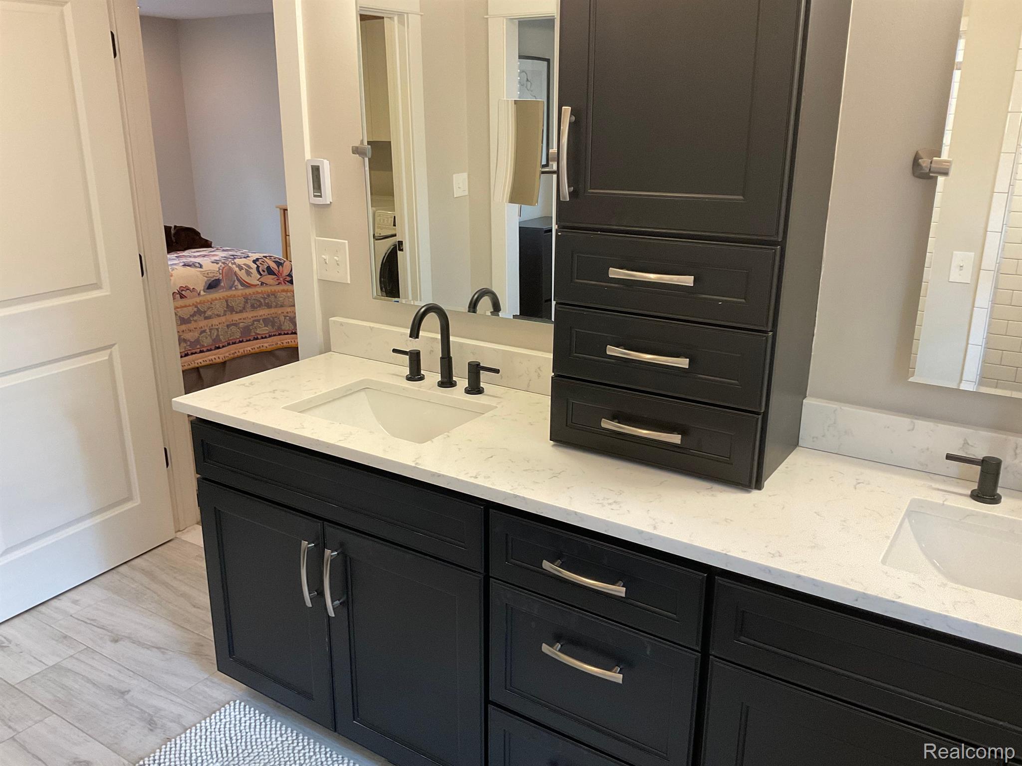 8672 Lake Road Grosse Ile, MI 48138 - Photo 16 of 38 Double sinks