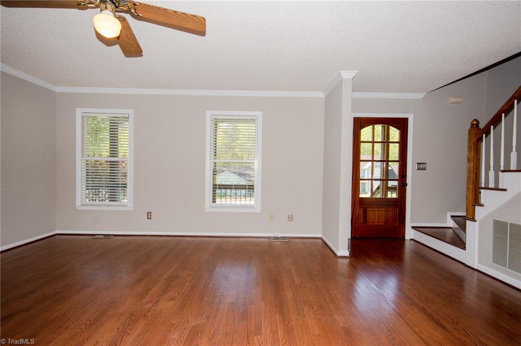 323 Canterbury Road High Point, NC 27262 - Photo 2 of 30 Gallery Image 2