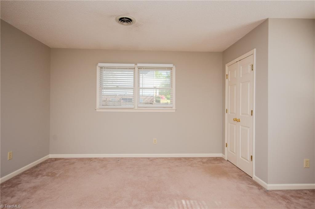 323 Canterbury Road High Point, NC 27262 - Photo 16 of 30 Gallery Image 16
