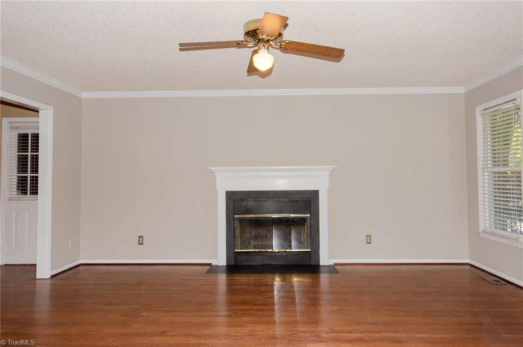 323 Canterbury Road High Point, NC 27262 - Photo 3 of 30 Gallery Image 3