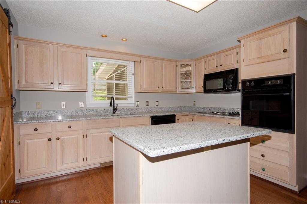 323 Canterbury Road High Point, NC 27262 - Photo 9 of 30 Gallery Image 9