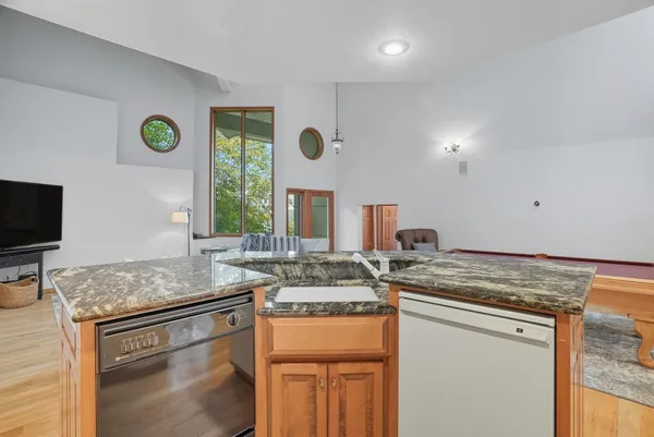 $3,900,000 | 5144 South Seeweewana Court, Harrison, ID 83833