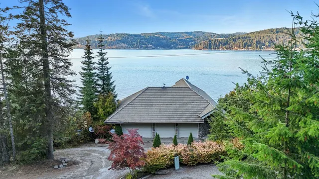 $3,900,000 | 5144 South Seeweewana Court, Harrison, ID 83833