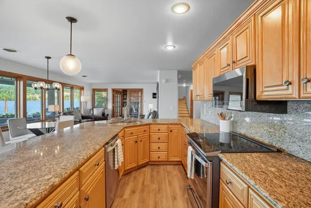 $3,900,000 | 5144 South Seeweewana Court, Harrison, ID 83833