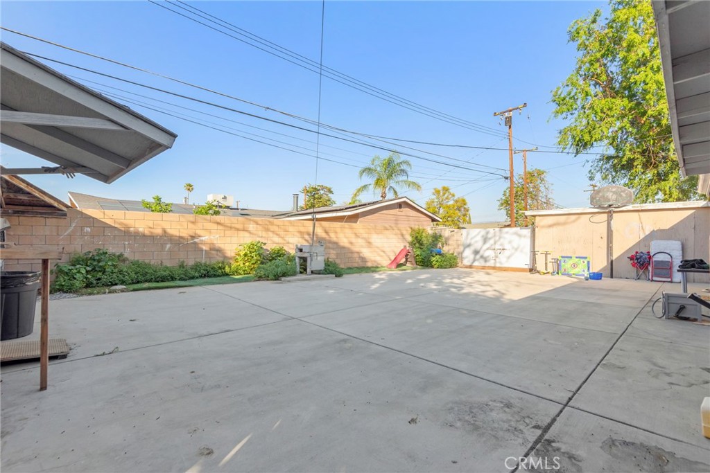 19450 Woodhill Street Rialto, CA 92376 - Photo 38 of 51