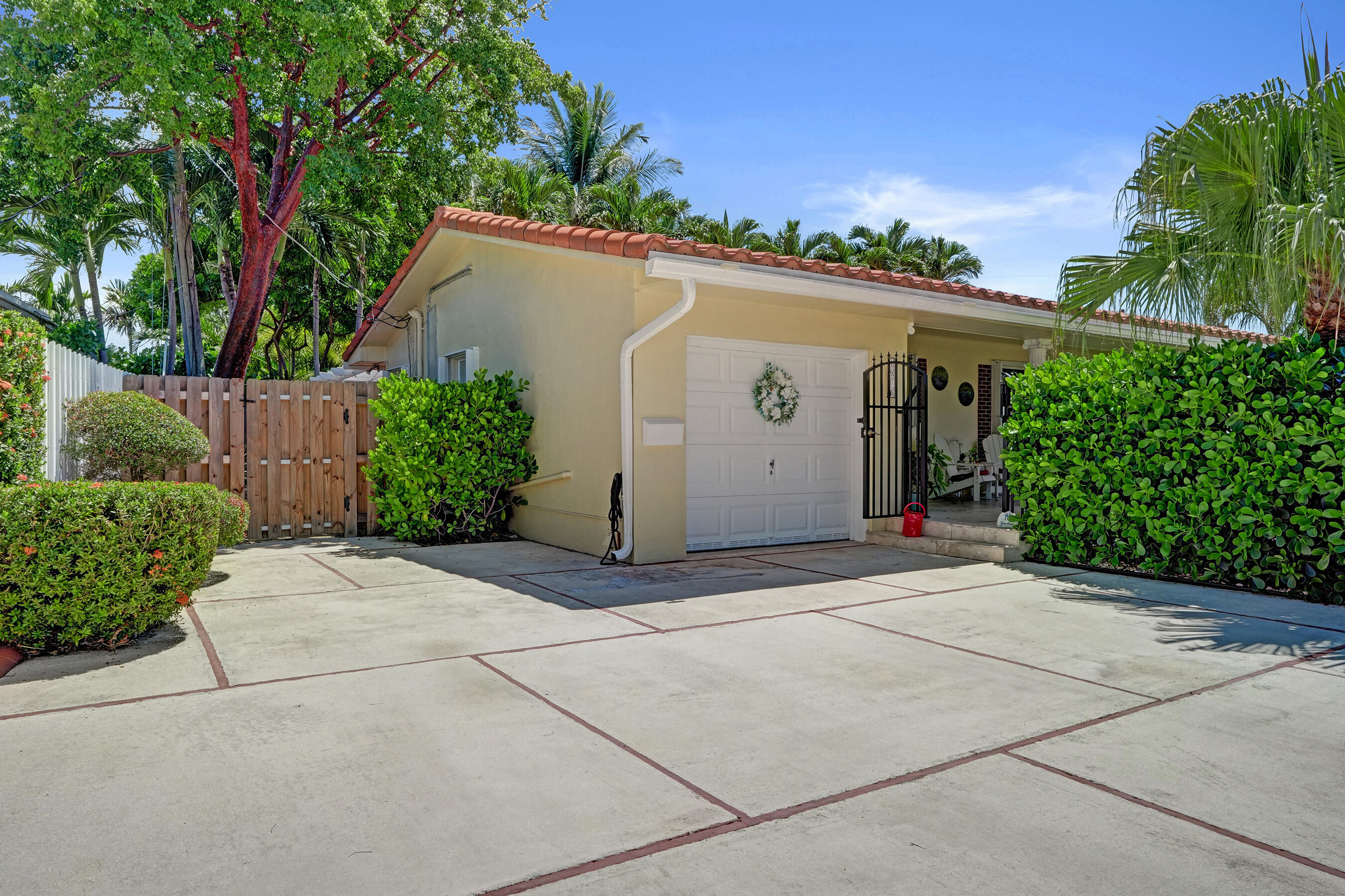 1900 North Riverside Drive Pompano Beach, FL 33062 - Photo 52 of 64 DSC01269