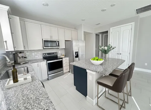 $2,550 | 4016 Basket Oak Circle, Vero Beach, FL 32967