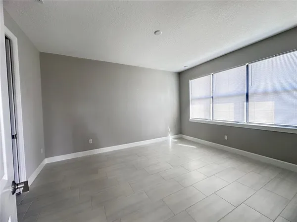 $2,550 | 4016 Basket Oak Circle, Vero Beach, FL 32967