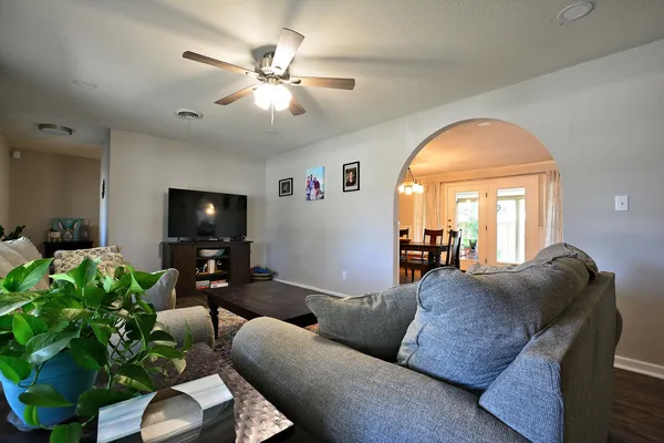 $1,950 | 4903 17th Street, Lubbock, TX 79416