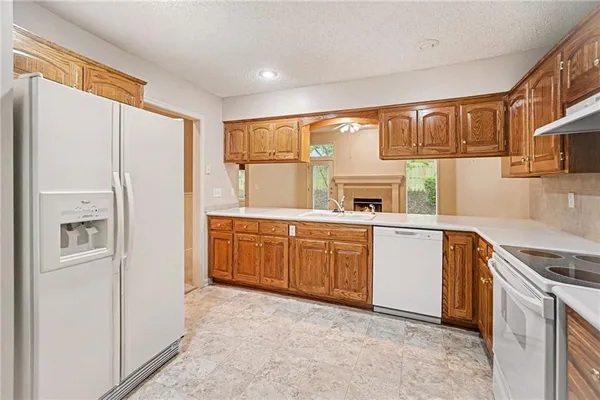 $359,900 | 6035 Northwest 79th Street, Kansas City, MO 64151