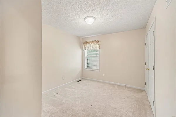 $359,900 | 6035 Northwest 79th Street, Kansas City, MO 64151