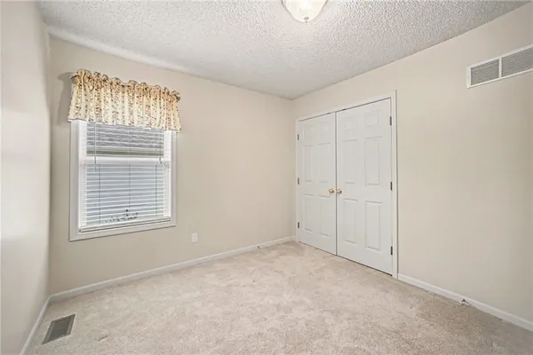 $359,900 | 6035 Northwest 79th Street, Kansas City, MO 64151